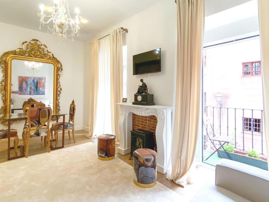 New Lavapies Spacious Flat, 2 Bedrooms And 2 Balconies Madrid Exterior photo
