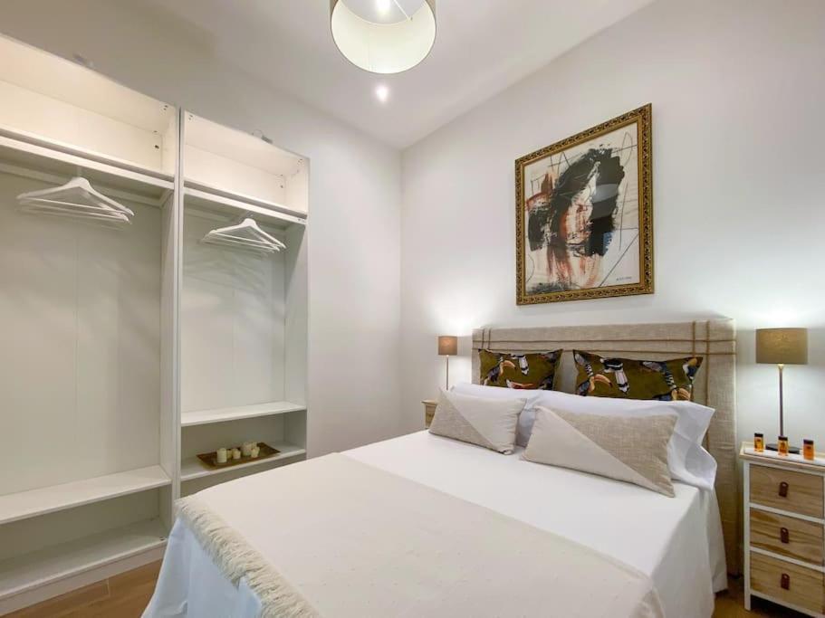 New Lavapies Spacious Flat, 2 Bedrooms And 2 Balconies Madrid Exterior photo